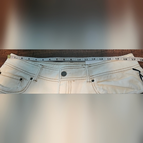 Future Collective Women's High Rise Straight Leg Raw Hem Cream Jeans Size 14 NWT - Picture 12 of 16